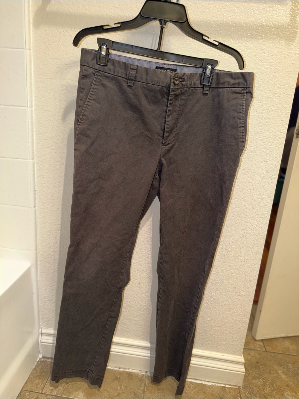 Men Banana Republic Chino pants